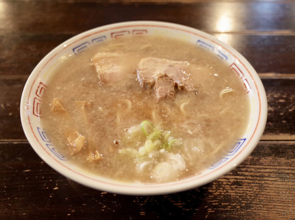 「背脂ソバ…700円‬」@二丁目食堂の写真