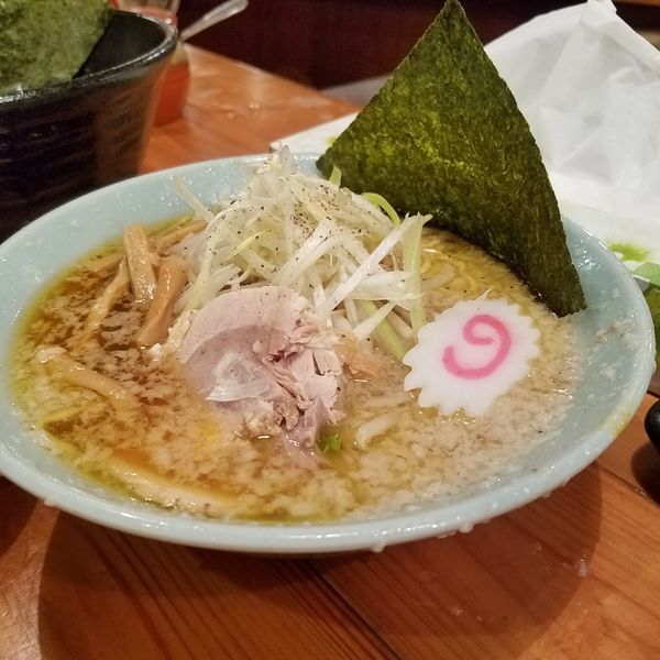 「背油醤油ラーメン」@房総豚骨ラーメン こてメン堂の写真