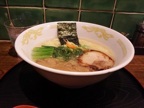 「塩らーめん　ベース鯛」@めん処 しかたの写真