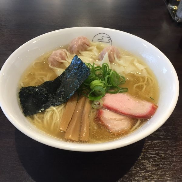 「肉ワンタン麺（ハーフ）白だし＋大盛」@八雲の写真