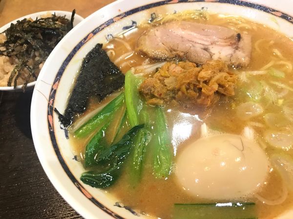 「サザエごはんとんこつらぁめん 1,070円」@じゃんまりんの写真