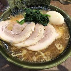 中盛チャーシューメン固め濃いめ味玉