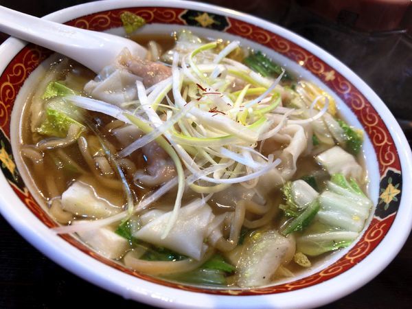 「わんたんめん塩（太麺・大盛）」@わんたんめんの店 しお福の写真