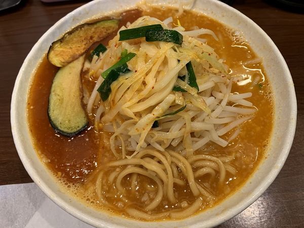 「あんかけ拉麺(サービス麺中盛)」@旨辛ラーメン 表裏 水道橋店の写真