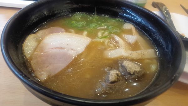 「コクうま鬼煮干ラーメン４２１円」@かっぱ寿司 秩父店の写真
