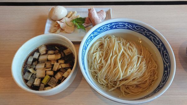 「川越醤油のつけ麺（昆布水） 980円 + つくね丼 300円」@寿製麺よしかわ 坂戸店の写真