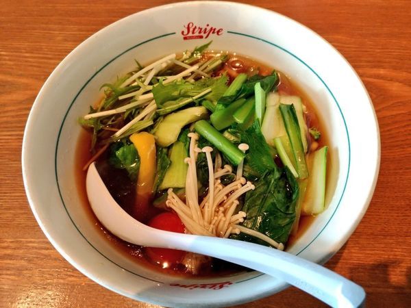 「ビーガン醤油ラーメン」@ストライプ ヌードルズの写真