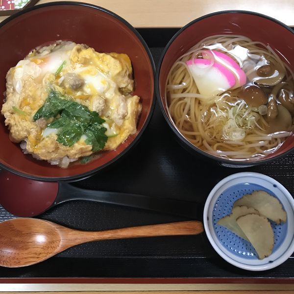 「比内地鶏親子丼・稲庭うどんセット（￥1,550）」@お食事処 ふきやの写真