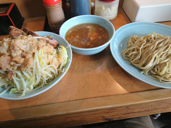 「つけ麺(ﾐﾆ300g) ¥900(ﾔｻｲｱﾌﾞﾗﾏｼ)」@立川マシマシ ロイヤルスープの写真