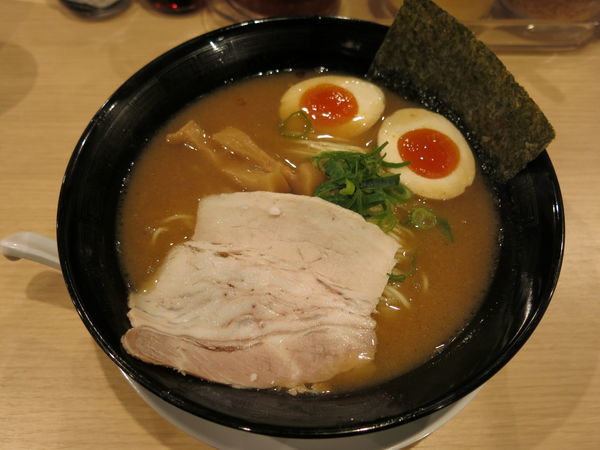 「特濃味玉中華そば：850円」@特濃中華そば龍桜の写真