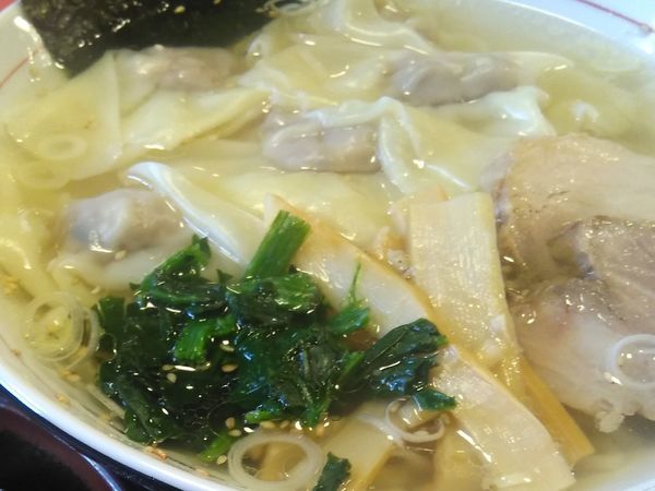 「塩ワンタンメン（炙りチャーシュー丼セット）+手作りもつ煮」@佐野ラーメン たかのの写真