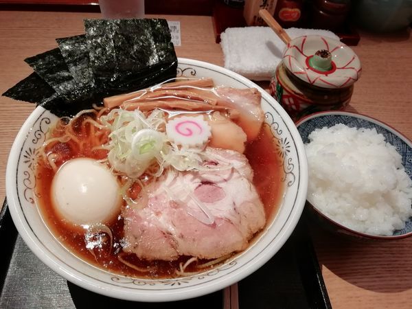 「特製中華そば+ライス」@中華そば 勝本の写真