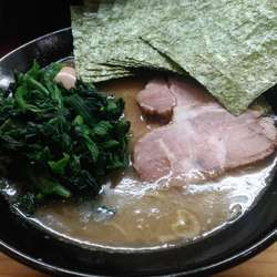 中盛ラーメン（チャーシュー・味玉・海苔・ほうれん草）