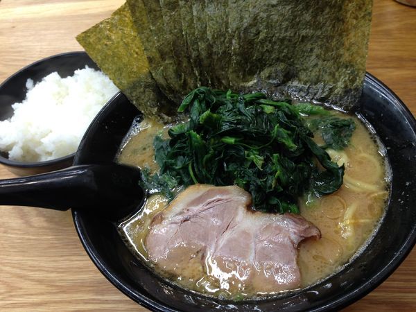 「ラーメン＋ほうれん草」@らーめん せい家 経堂店の写真