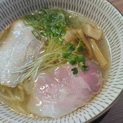 淡麗塩らーめん 600円