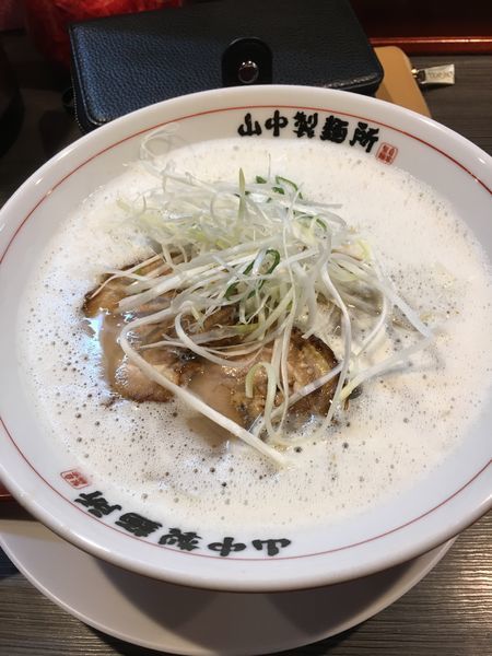 「鶏豚白湯ラーメン」@やまなか製麺所の写真