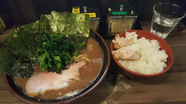 「のりラーメン＋半ライス」@神田ラーメン わいず 神田本店の写真