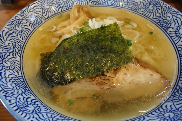 「芳醇煮干そば（塩）760円バラチャーシュー」@麺や 燦虎の写真