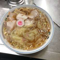 チャーシューワンタンメン 800円