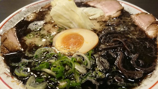 「熊本チャーシューメン」@ラーメン・ホルモン焼肉育元の写真