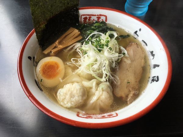 「えび鶏塩わんたん麺 980円」@函館麺や 一文字 函館本店の写真
