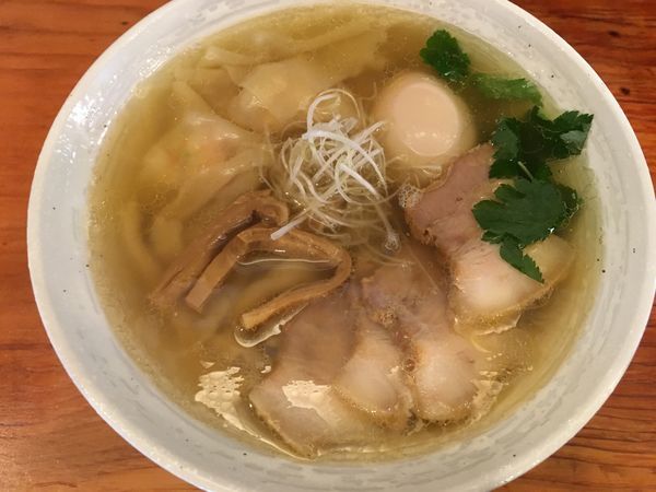 「特製塩らーめん」@純手打ち 麺と未来の写真