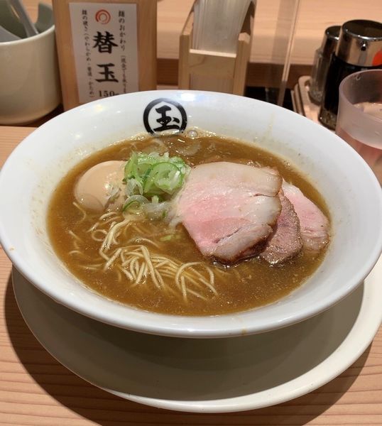 「抜群煮干しらーめん」@東京煮干し らーめん 玉 東京駅店の写真