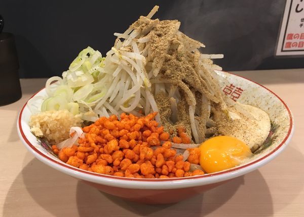 「まぜそば（ニンニク辛アゲガリマヨ）」@鷹の目 蒲田店の写真