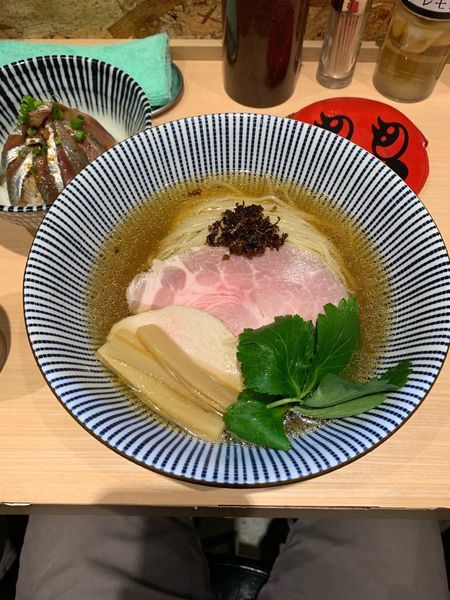 「冷やし煮干しそば白醤油」@寿製麺 よしかわ 西台駅前店の写真