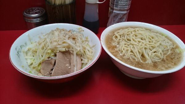 「麺増し・大(ニンニク少しヤサイアブラ)￥８３０」@ラーメン二郎 京急川崎店の写真