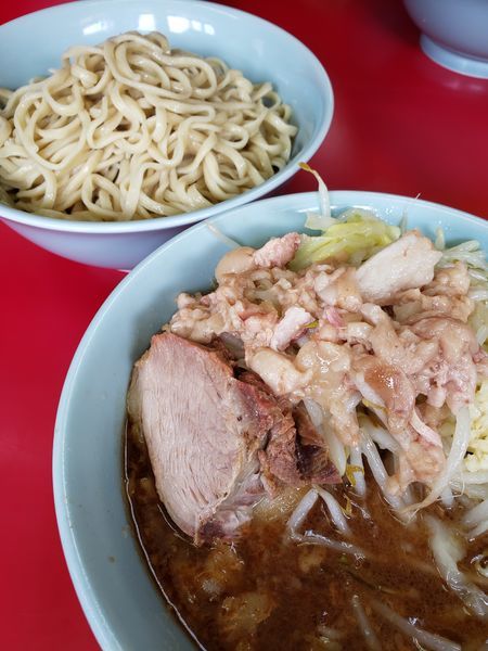 「小ラーメン　つけ麺(マー油　玉ねぎ)」@ラーメン二郎 中山駅前店の写真