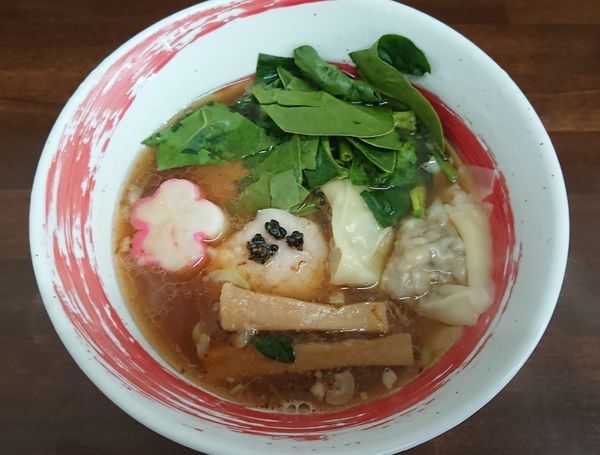 「魚介しょうゆらぁめん＋わんたん」@4代目松屋食堂の写真