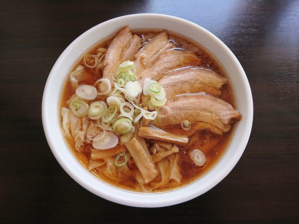 「チャーシューワンタンメン(醤油、手打ち麺)1200円」@恵比寿の写真
