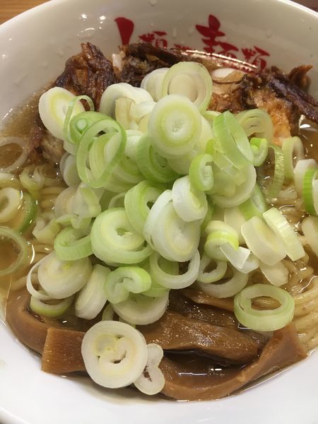 「らーめんmacro¥864＋ネギ¥108」@人類みな麺類の写真