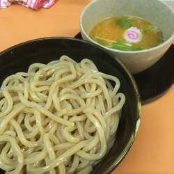 特製ラー油入り塩つけ麺中盛（900円）