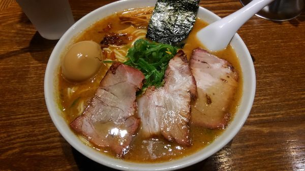 「特製うめやそば大盛　1140円」@中華そば うめやの写真