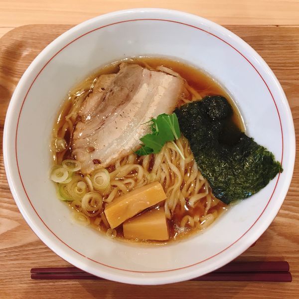 「醤油らぁ麺」@らぁ麺屋まるわの写真