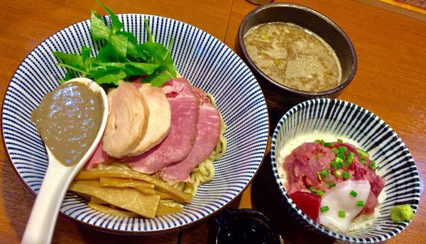 「煮干つけ麺 & 海鮮丼」@寿製麺よしかわ 川越店の写真