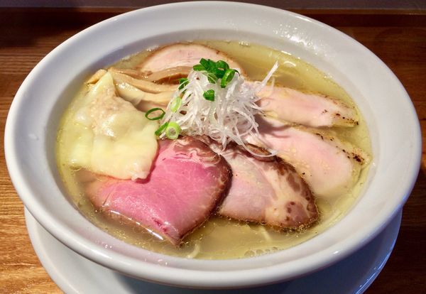 「焼豚 塩そば」@らーめん専門 うしおととりの写真