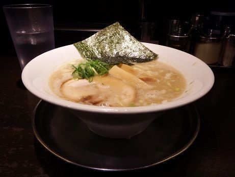 「熟成とんこつラーメン」@光麺 恵比寿店の写真