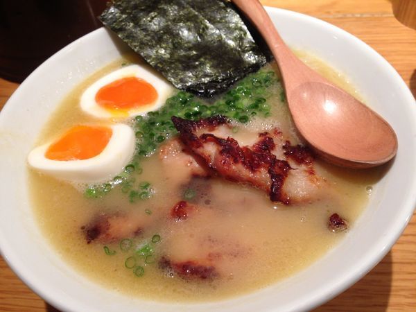 「とろり＋味玉」@鶏ポタラーメン THANK 大門店の写真