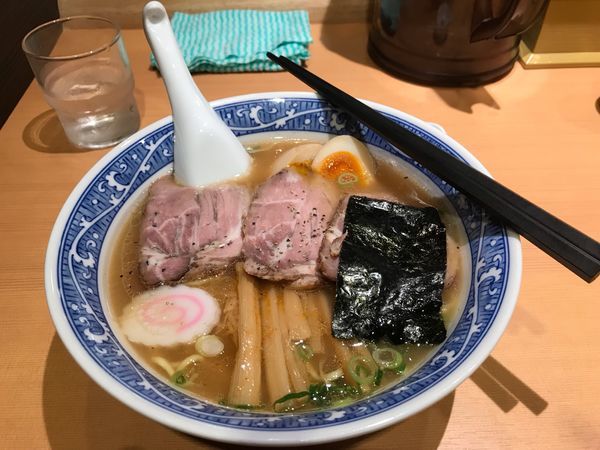 「特製中華そば」@中華そば 青葉 光が丘店の写真