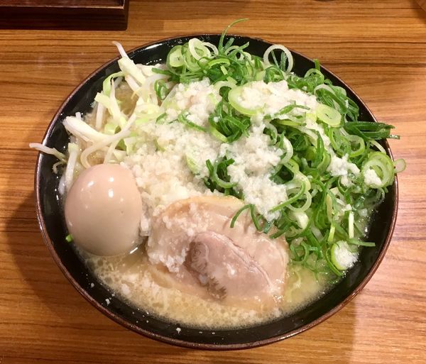 「醤油壱郎ラーメン 並盛 820円+味玉+ネギ」@横浜家系ラーメン 壱角家 日吉店の写真