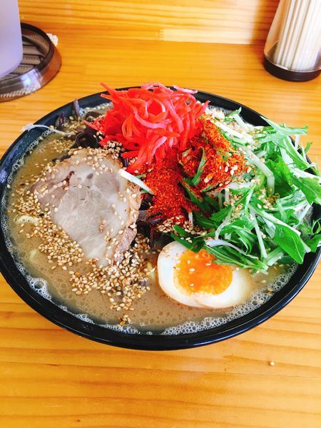 「塩豚骨ラーメン キクラゲ」@豚骨ラーメン 新井商店の写真