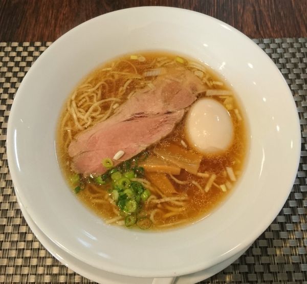 「醤油ラーメン味玉入り」@麺匠 きくちの写真
