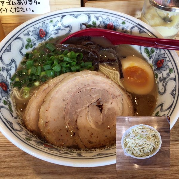 「【限定】豚骨ラーメン 限定C(肉増し)950円＋替玉100円」@くじら食堂 nonowa東小金井店の写真