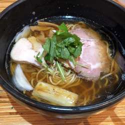 醤油ラーメン(780円)