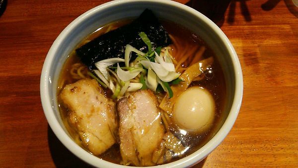 「江戸醤油ら〜麺　味玉」@麺屋 江武里の写真