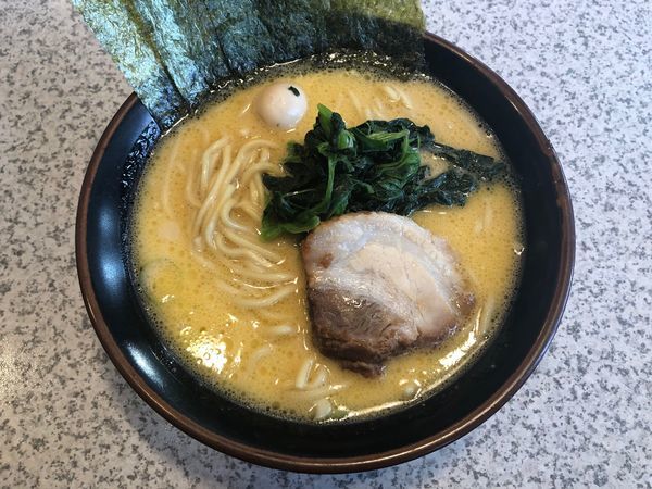 「醤油らーめん」@横浜家系ラーメン たくみ家 土浦阿見店の写真