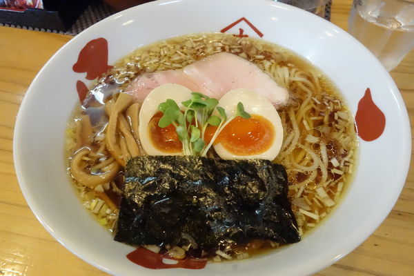 「支那そば＋半熟煮玉子」@支那そば やまき 正月屋分店の写真